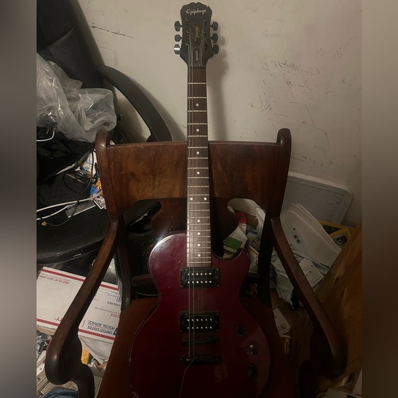 Epiphone special II model burgundy great condition excellent electric guitar - Picture 1 of 5